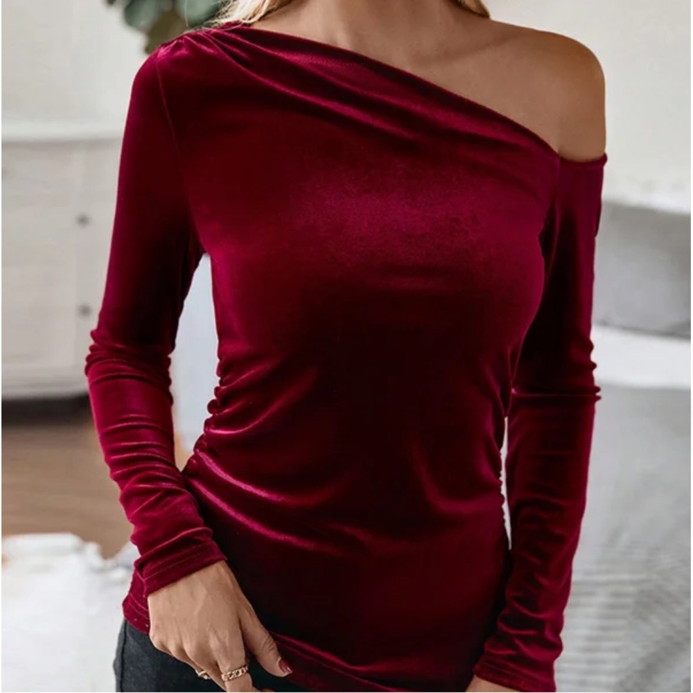 Women Red Velvet Off the Shoulder Long Sleeve